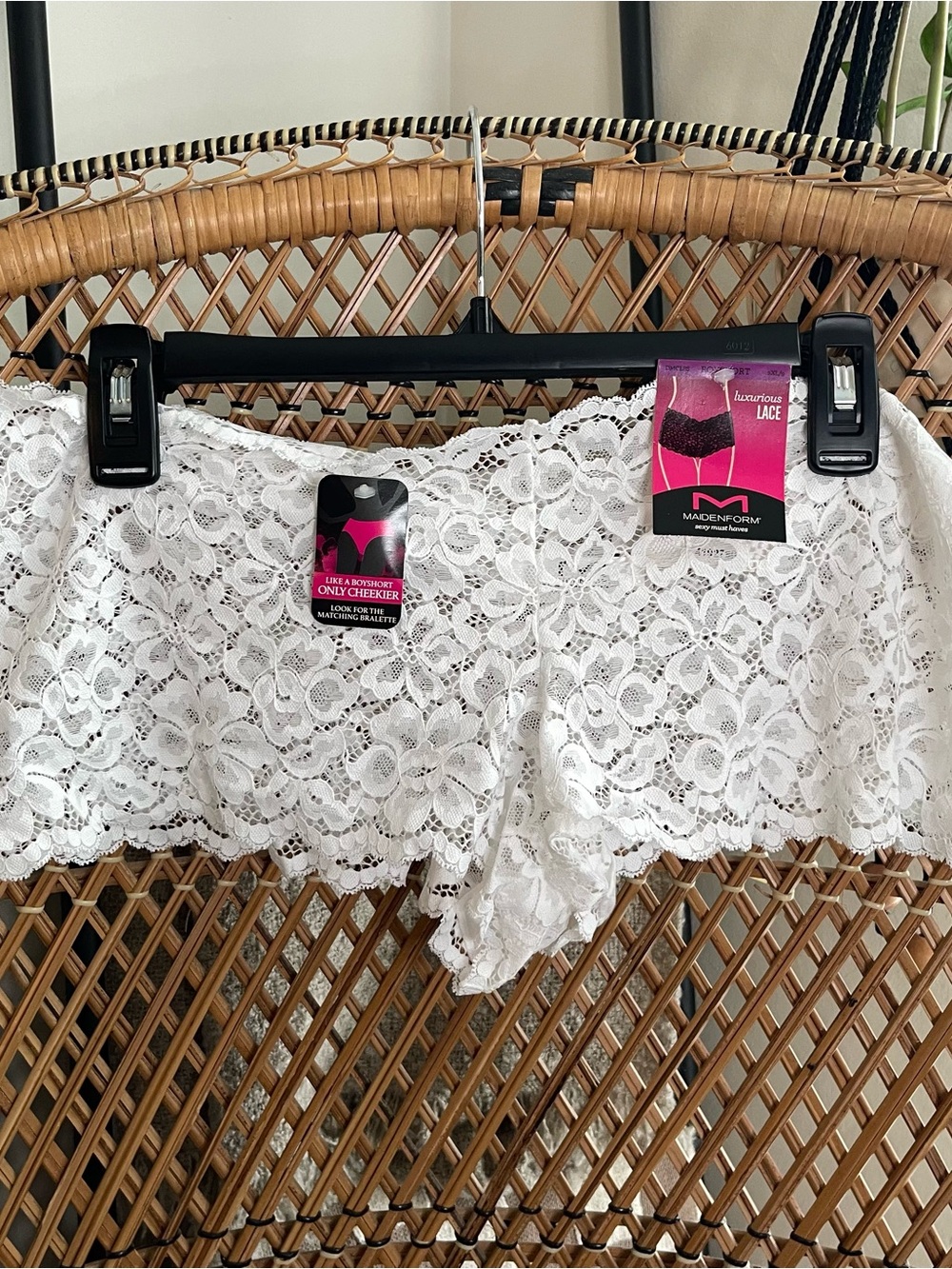 Maidenform White Lace Boyshorts with Scalloped Trim